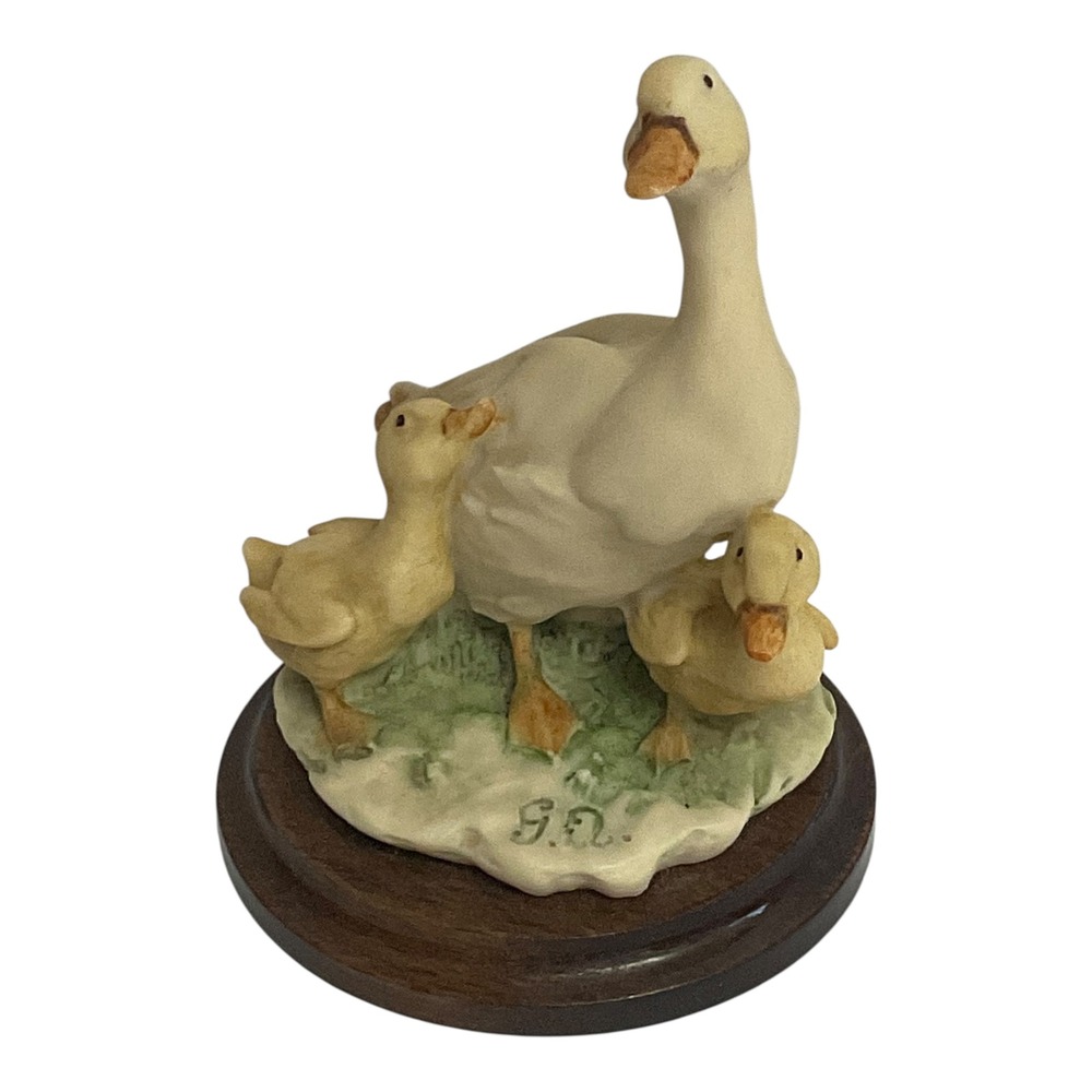Giuseppe Armani Little Geese 561C Porcelain Figurine White